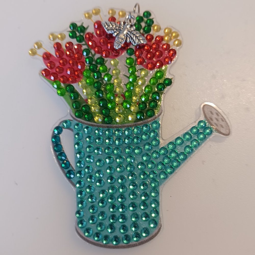 Flower pot magnet with metal bumble bee charm